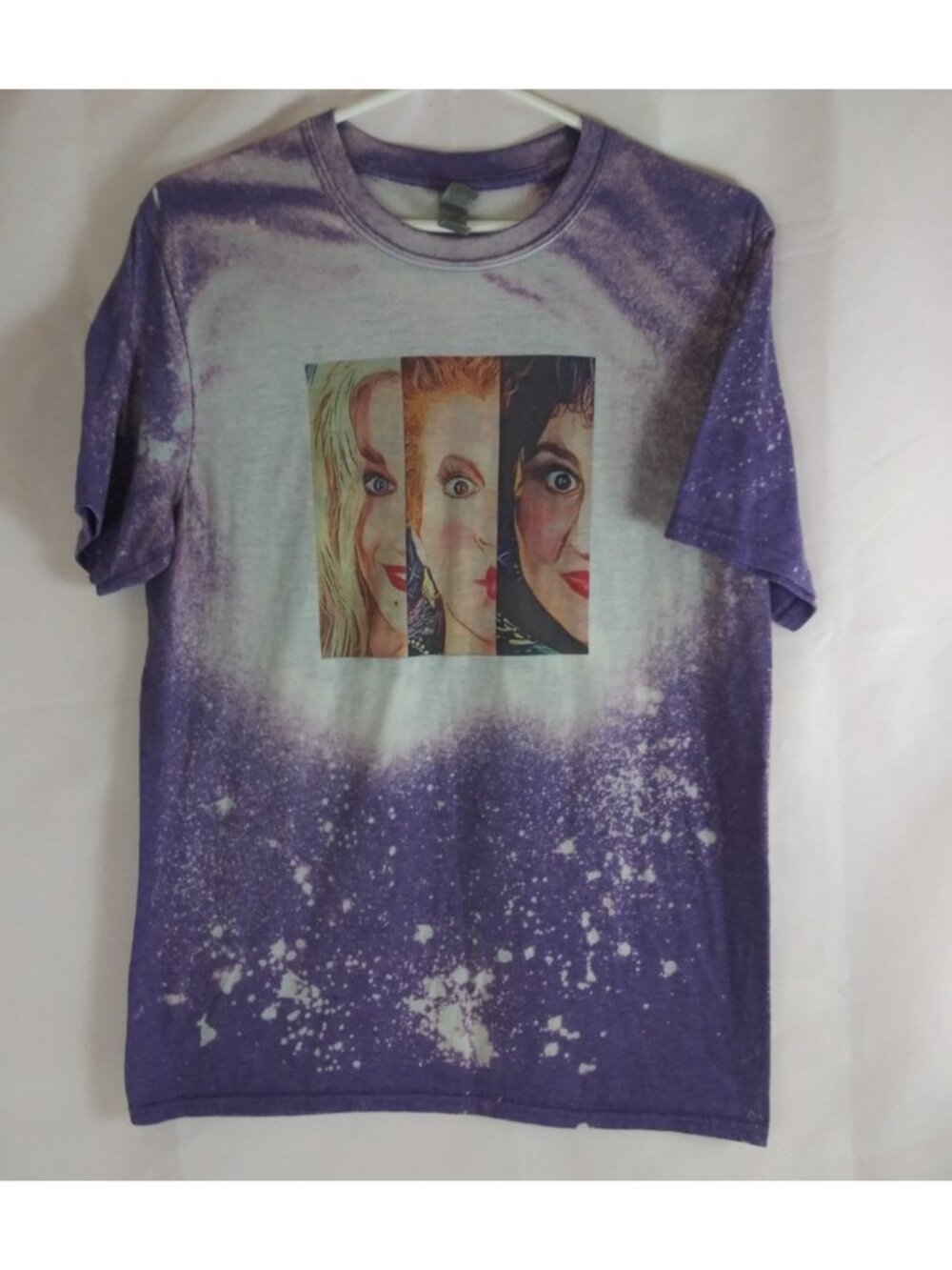 Gildan Women's Sanderson Sisters Colorful Graphic Design T-Shirt Size Medium